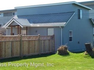 1273 4th St, Blaine, WA 98230