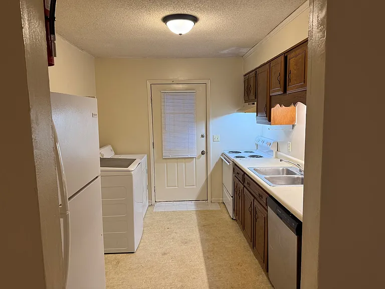 110 Lanier Dr #11 — Photo 6