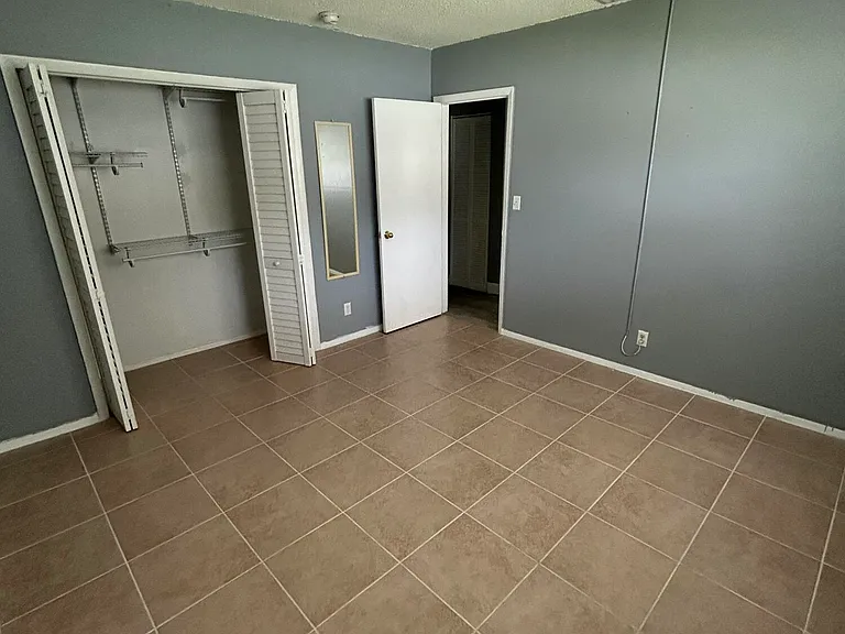 1435 SW 24th Ct #B — Photo 8