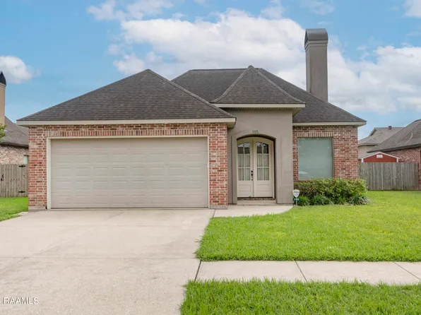 135 Pinnacle Dr, Youngsville, LA 70592