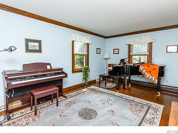 3rd image of 7142 Sunnyhill Dr