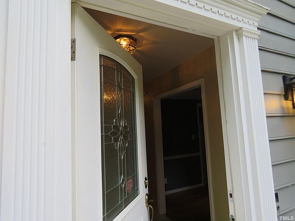 2nd image of 616 Lafayette Dr