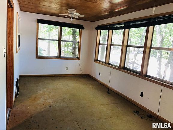 4th image of 15326 Magnolia Dr