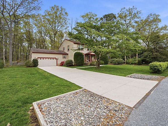 3rd image of 513 Forestbrook Dr