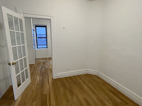 3rd image of 794 9th Ave APT 1RN
