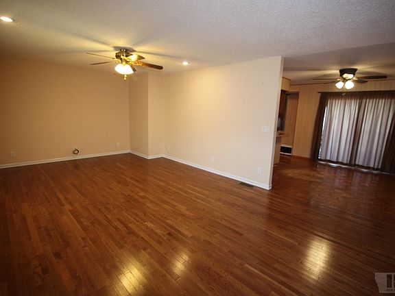 3rd image of 1704 Sunnyslope Dr
