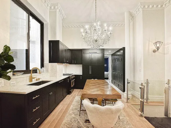 49 E 12th St APT 1D, New York, NY 10003