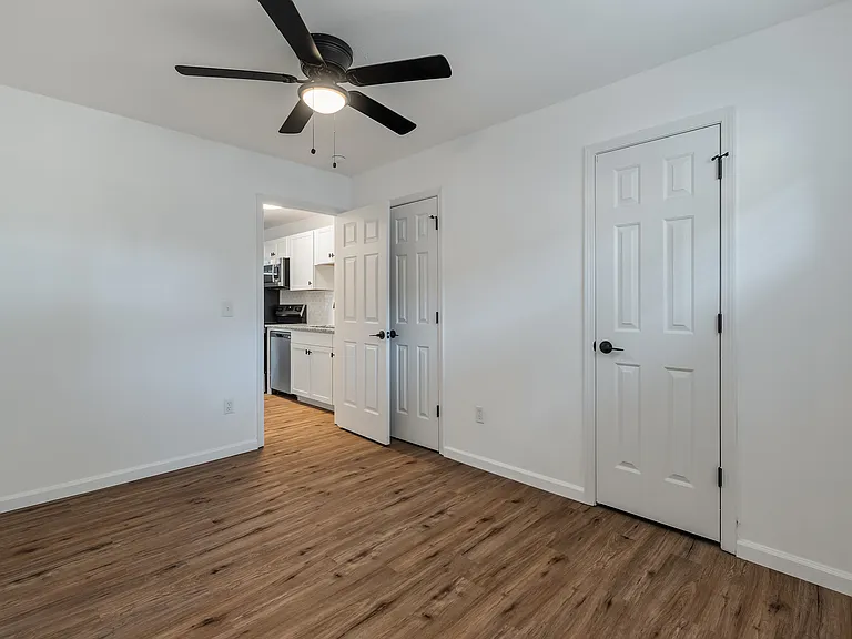 1925 Grayson St #4 — Photo 9