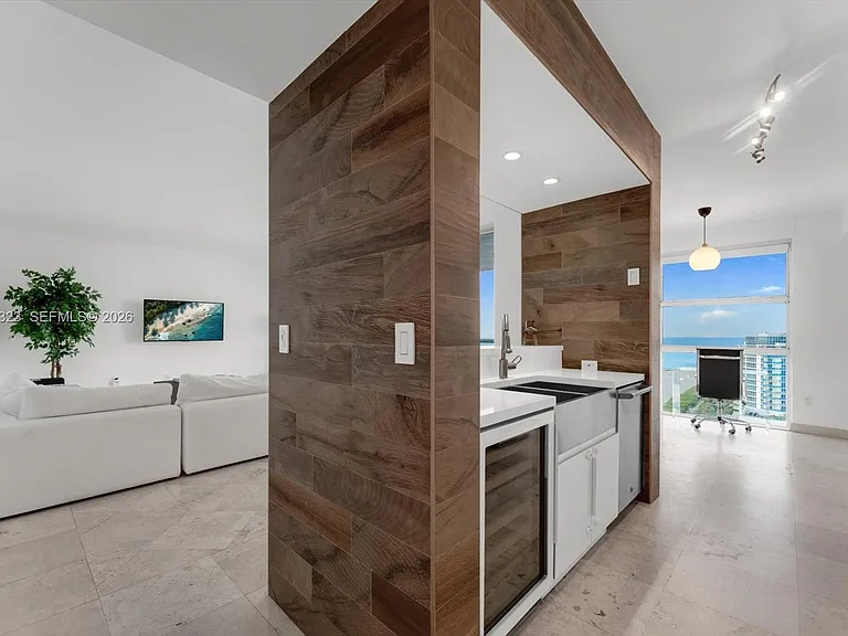 4201 Collins Ave #2301 — Photo 18