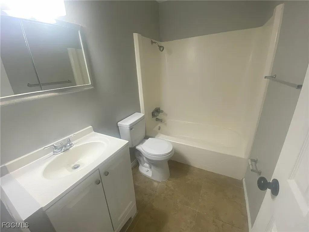 2 bed, 1.0 bath, 798 sqft, $1,000 — Photo 4