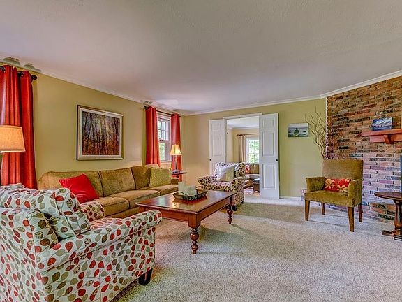 4th image of 17916 Elliott Dr