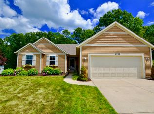 4946 Winston Hill Dr, Grand Rapids, MI 49525