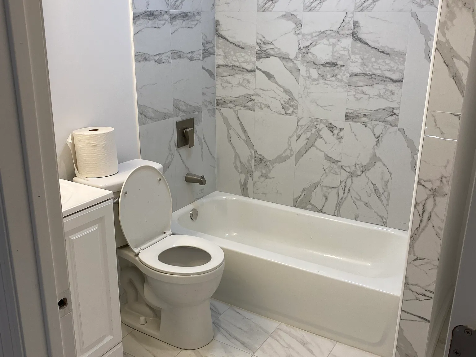25 Sheridan Ave — Photo 2