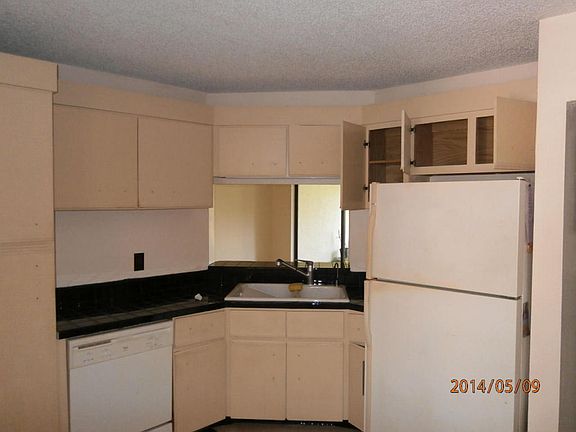 5th image of 96 Centennial Ct