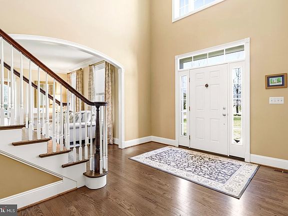3rd image of 930 Ashbourne Way