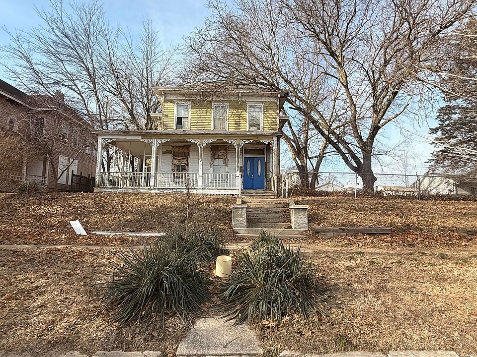 1st image of 105 N Woodlawn Ave