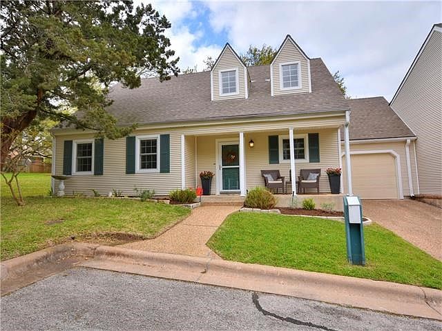 Stunning, updated 2/2 "end unit" residence located right next to park like setting/shady trails. Walk around the corner to nearby community clubhouse & pool. Single story plan with attached 1 car garage. Front yard maintained by HOA.