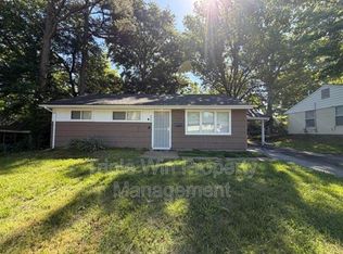 5570 Winchelsea Dr, Saint Louis, MO 63121