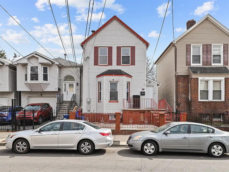 16 Hinsdale Pl