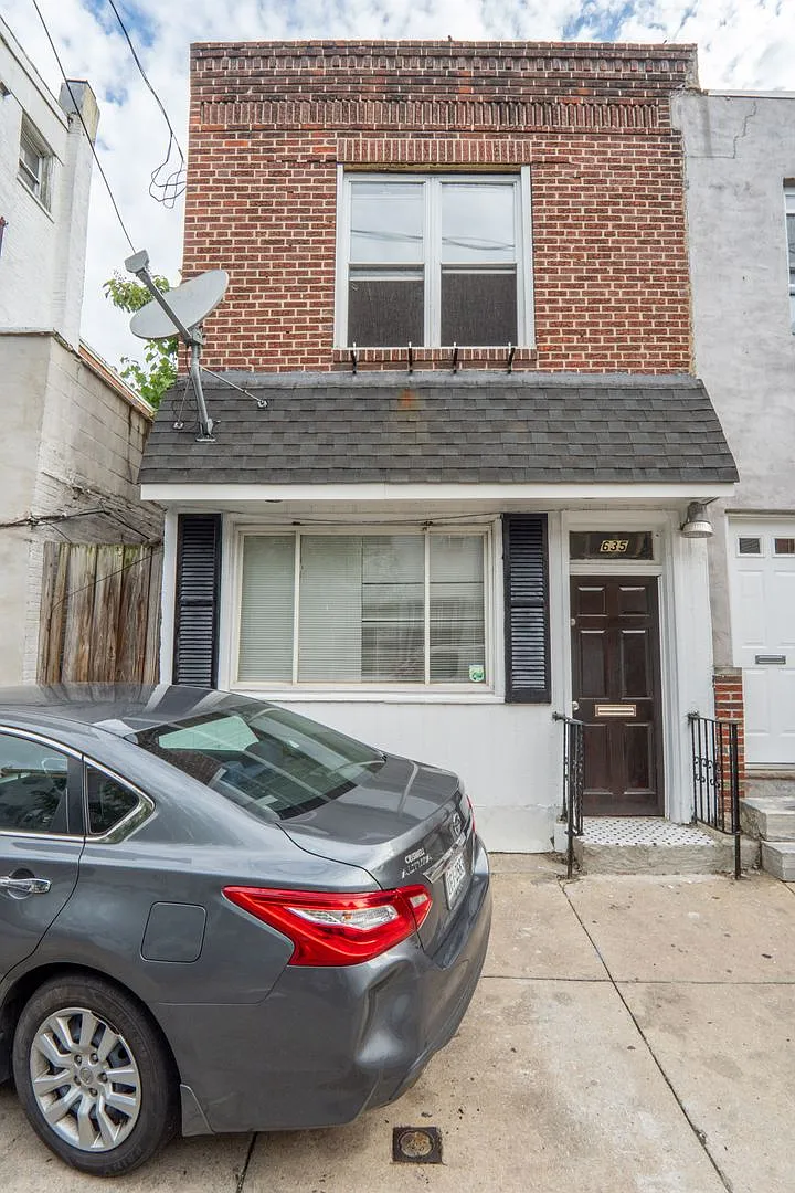 635 Dudley St — Photo 1
