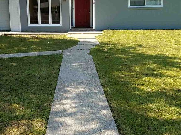 3rd image of 312 Camellia Ave