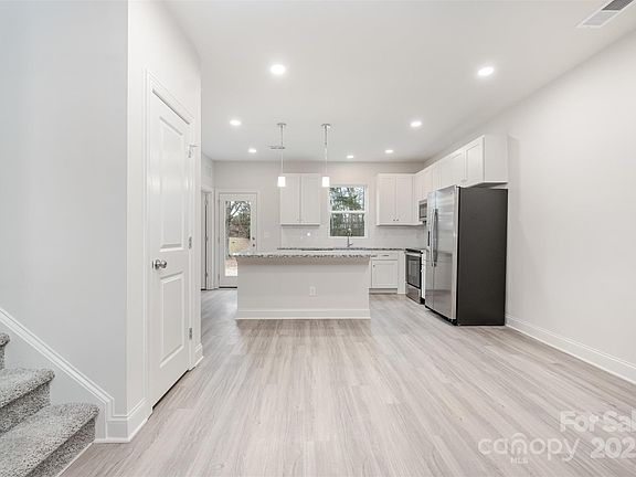 5th image of 19901 Burton Ln