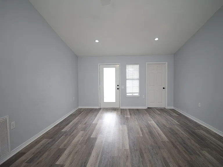 8508 Indian Oaks Pl — Photo 3