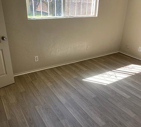 4th image of 467 N Valeria St