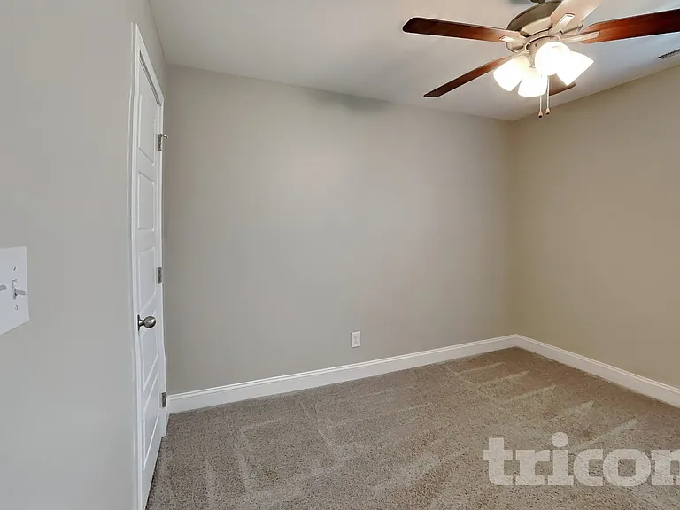 1093 Whitney Dr — Photo 12