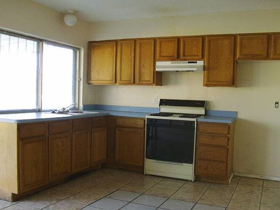 3rd image of 7034 Apple Valley Dr
