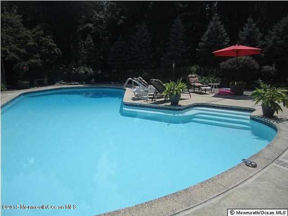 4th image of 680 Princess Ct