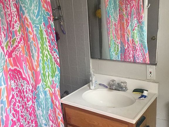 3rd image of 2441 Ohio Ave APT 03