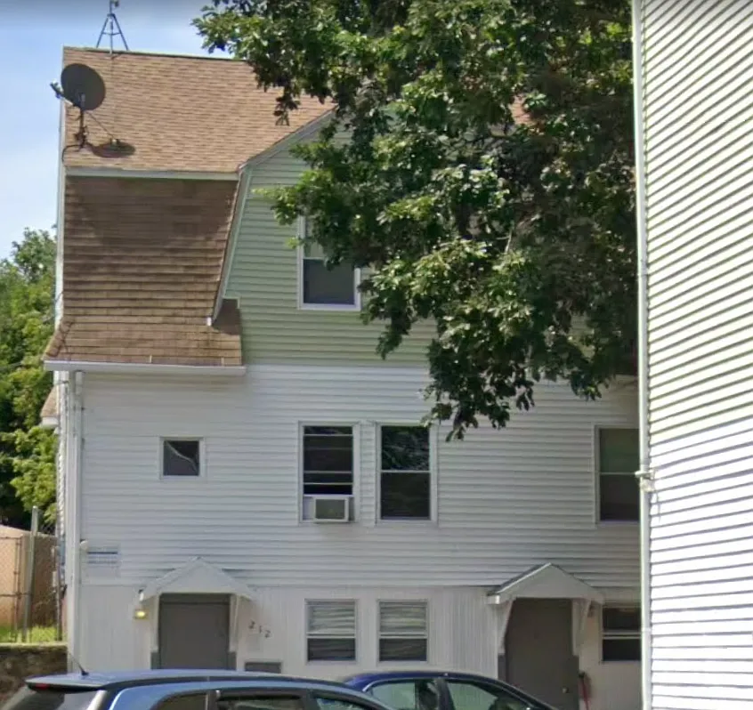 212-216 Illinois Street — Photo 1