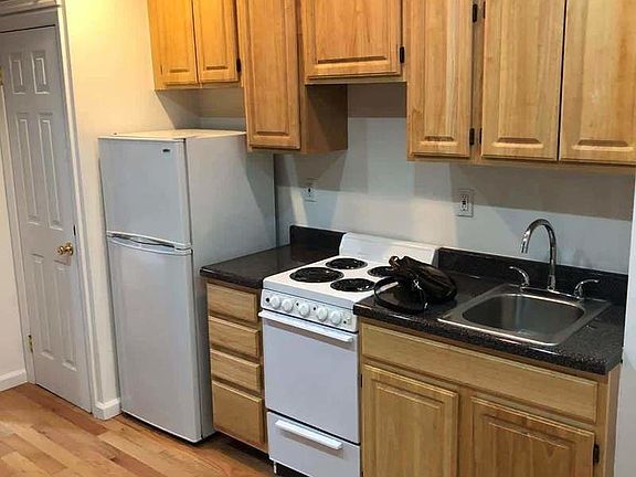 5th image of 136 E 28th St #4FI