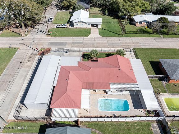 3rd image of 302 E Santa Clara St