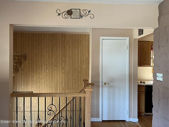 4th image of 184 Cortelyou Ave