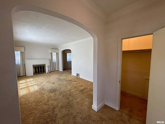 5th image of 2305 W Ayres Ave