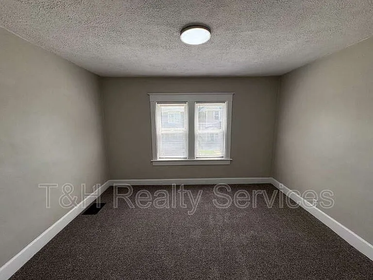 22 E Parkview Ave — Photo 13