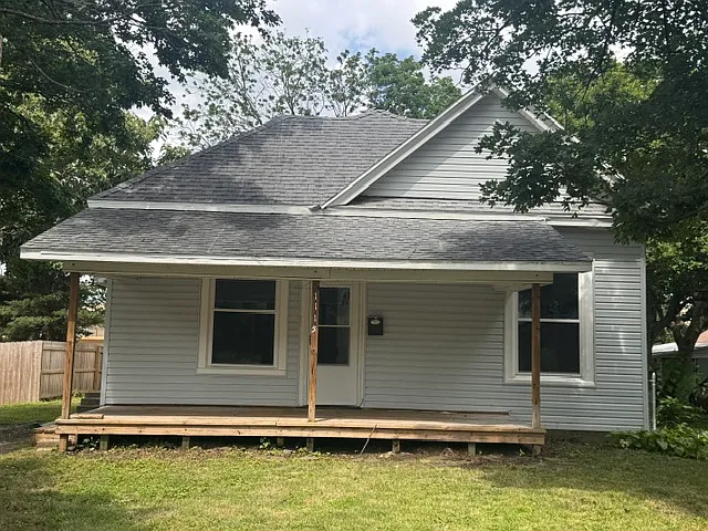 1115 S Main Ave — Photo 1