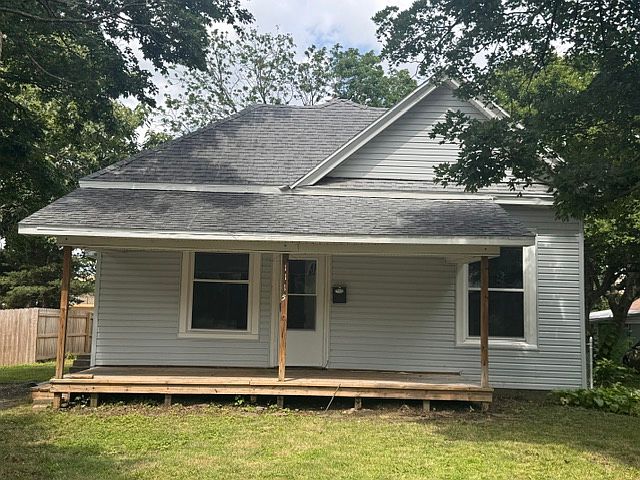 1st image of 1115 S Main Ave