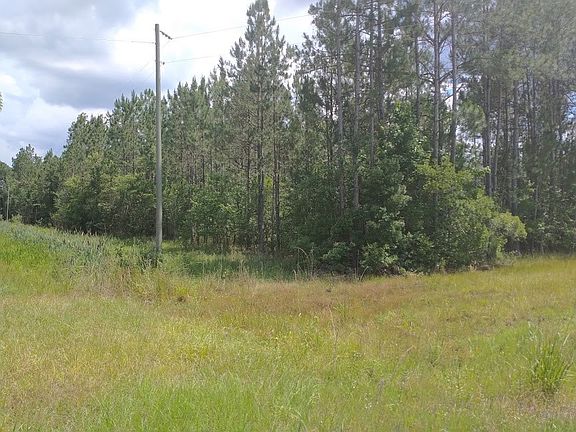 3rd image of 84 NE Highland Pony Way