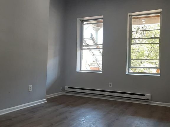 4th image of 425 W Bringhurst St Floor 1