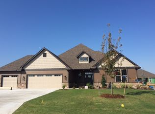 2708 Woodlawn Ct, Shawnee, OK 74804