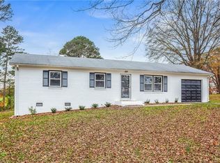 212 Snow Hill Dr, Dobson, NC 27017