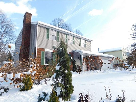 2nd image of 40 Carousel Ln