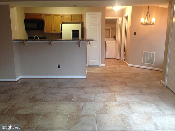 4th image of 6008 Ellesmere Ct Unit E