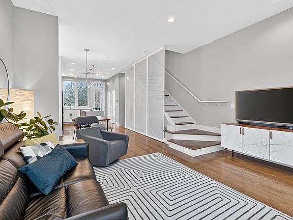 5th image of 537 New Bern Ave #101