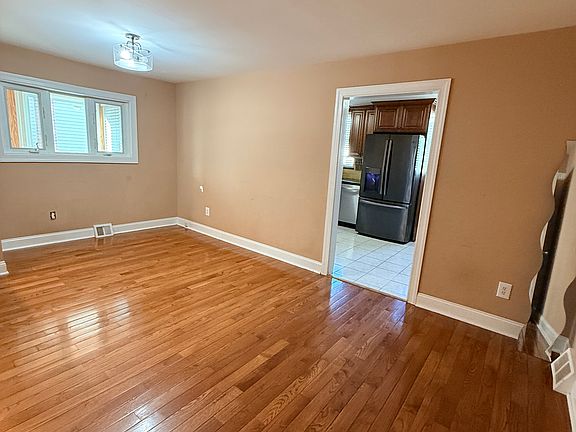 3rd image of 3808 Ronnald Dr