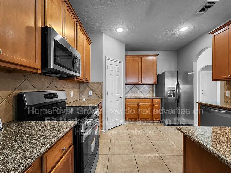 17927 Serene Shore Dr — Photo 9