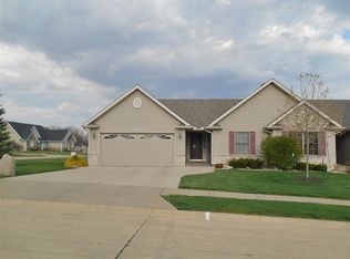 701 Hartz Ct, Leclaire, IA 52753